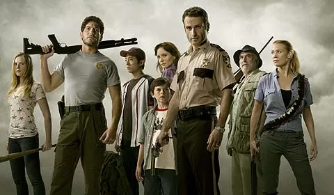 Coole Truppe: Sheriff Rick Grimes (Andrew Lincoln, 3.v.r.) und seine Getreuen (Foto: WVG Medien) Coole Truppe: Sheriff Rick Grimes (Andrew Lincoln, 3.v.r.) und seine Getreuen (Foto: WVG Medien)