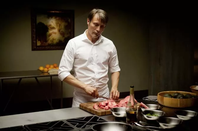 An der Herdplatte ist Hannibal ein Ass (Foto: Studiocanal) An der Herdplatte ist Hannibal ein Ass (Foto: Studiocanal)