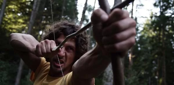 Jorrun hat den Bogen raus (Foto: Tiberius Film) Jorrun hat den Bogen raus (Foto: Tiberius Film)